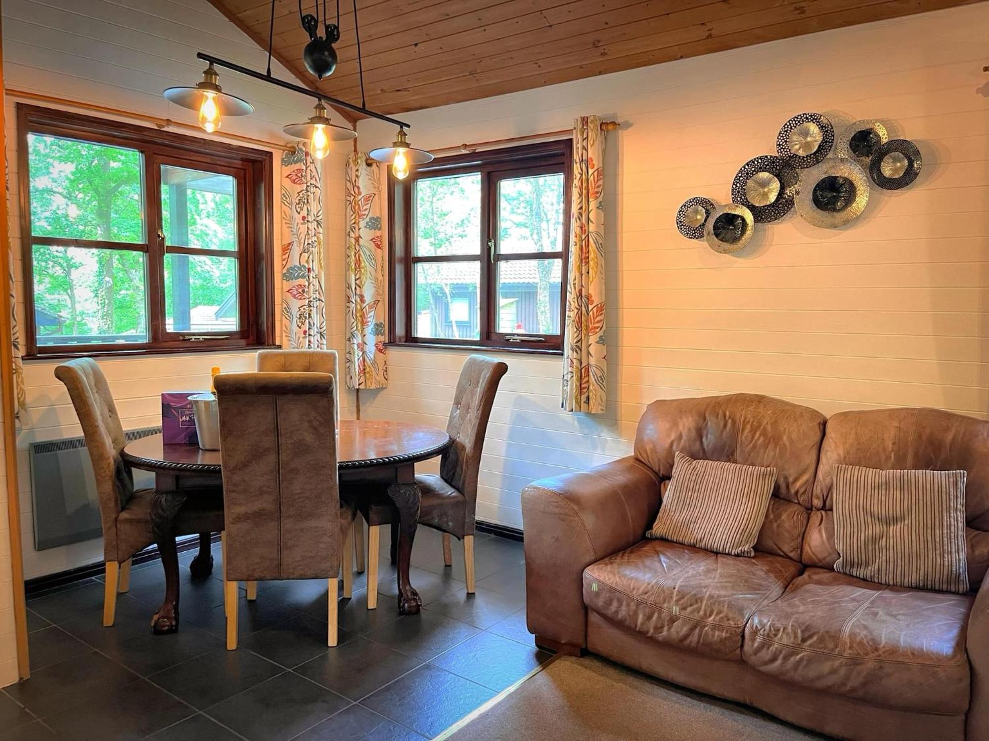 Goldcrest 3-Hot Tub-Woodland Lodges-Carmarthenshire-Tenby Exterior photo